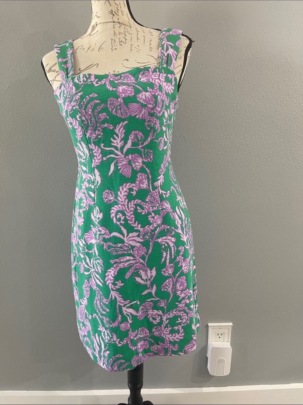 Lilly Pulitzer Montrey stretch shift dress.
